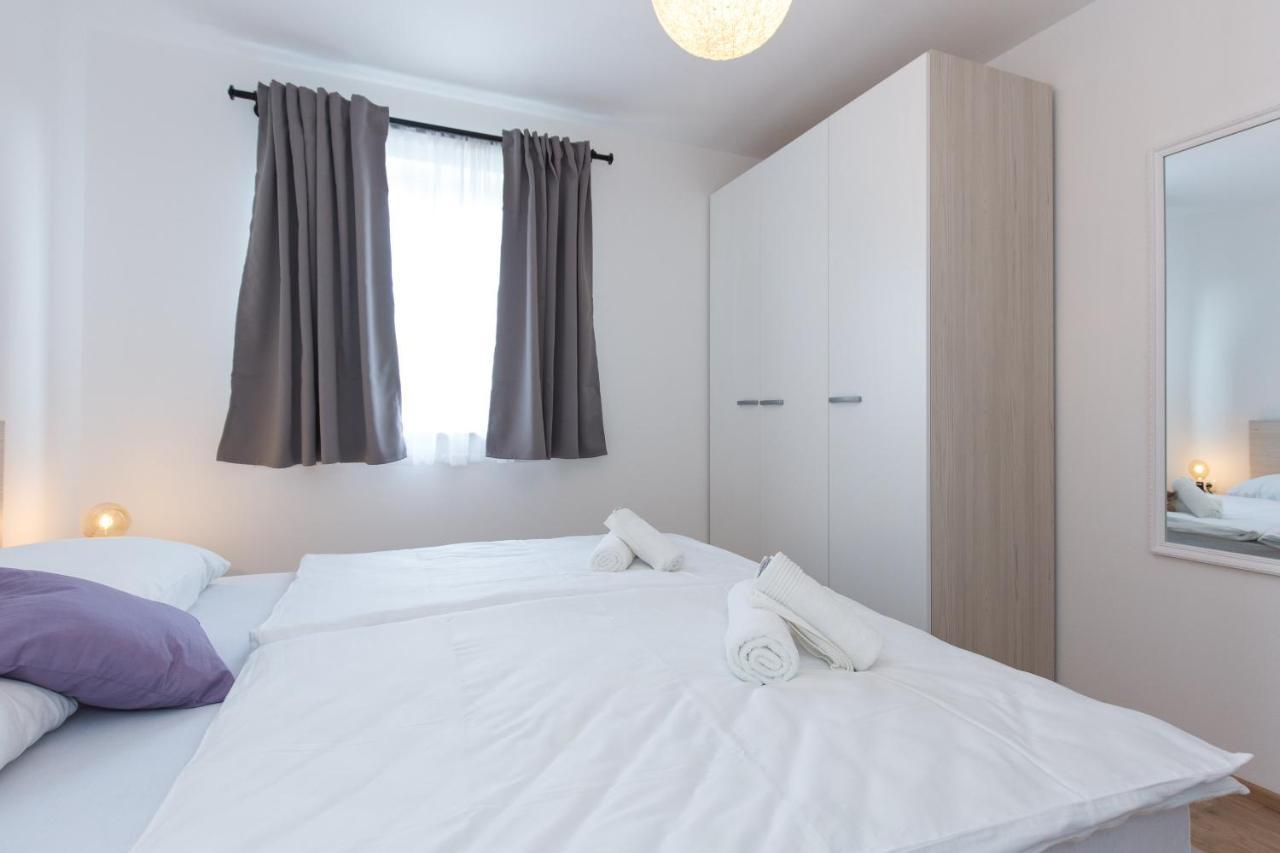 Apartments Kiara プナト エクステリア 写真